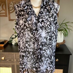 Relativity Black and White Graphic Sleeveless Top Size PL